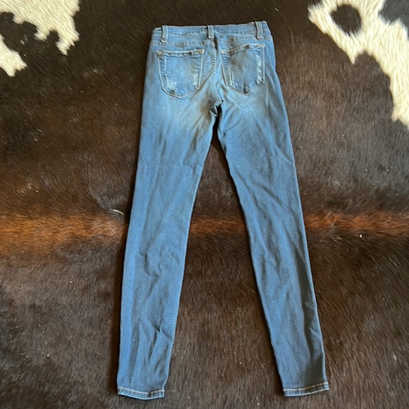 Judy Blue Skinny - Picture 2 of 3